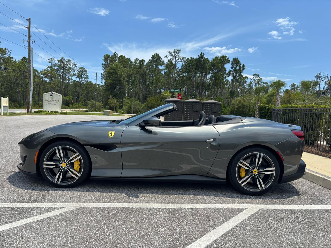 ferrari portofino 2020 ZFF89FPA5L0249717 image ferrari portofino 2020 ZFF89FPA5L0249717 image