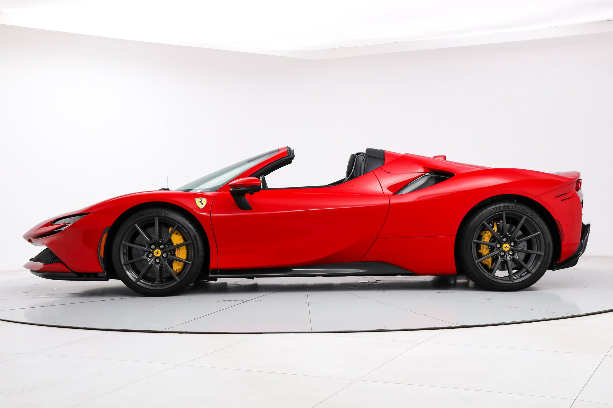 ferrari sf90 2025 ZFF96NMA6S0312124 image ferrari sf90 2025 ZFF96NMA6S0312124 image
