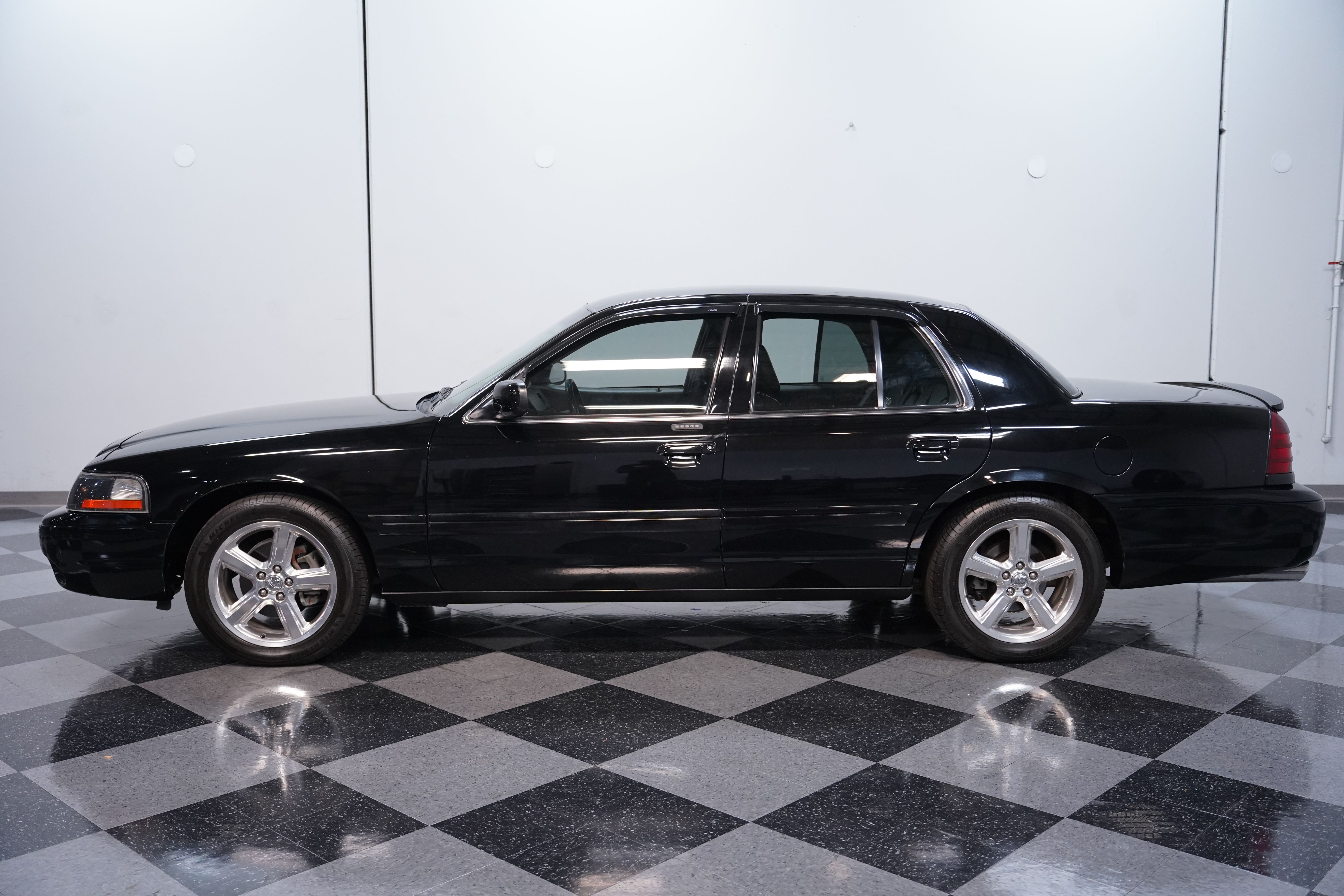 mercury marauder 2003 2MEHM75V23X611172 image mercury marauder 2003 2MEHM75V23X611172 image