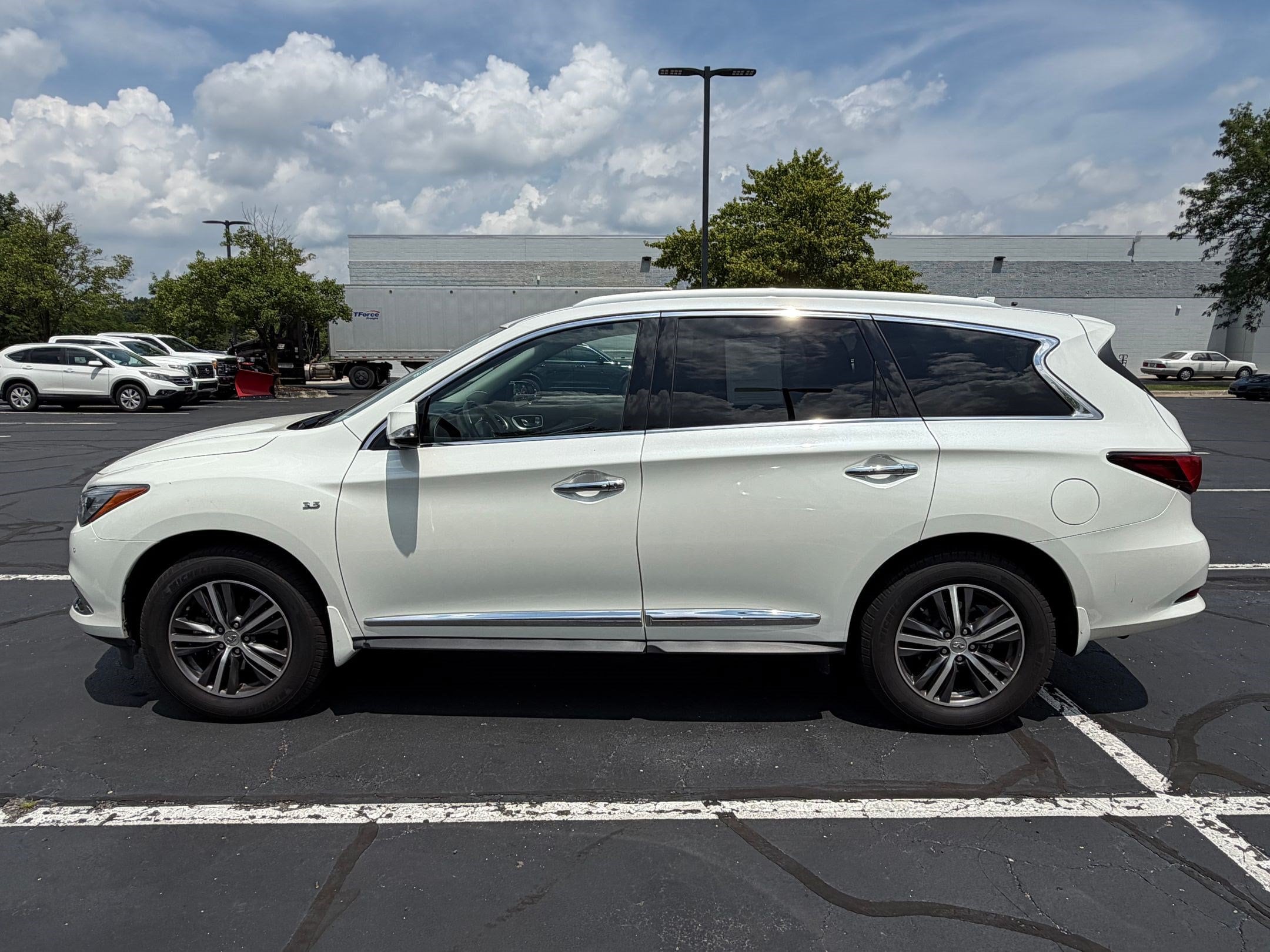 infiniti qx60 2019 5N1DL0MM3KC557424 image infiniti qx60 2019 5N1DL0MM3KC557424 image