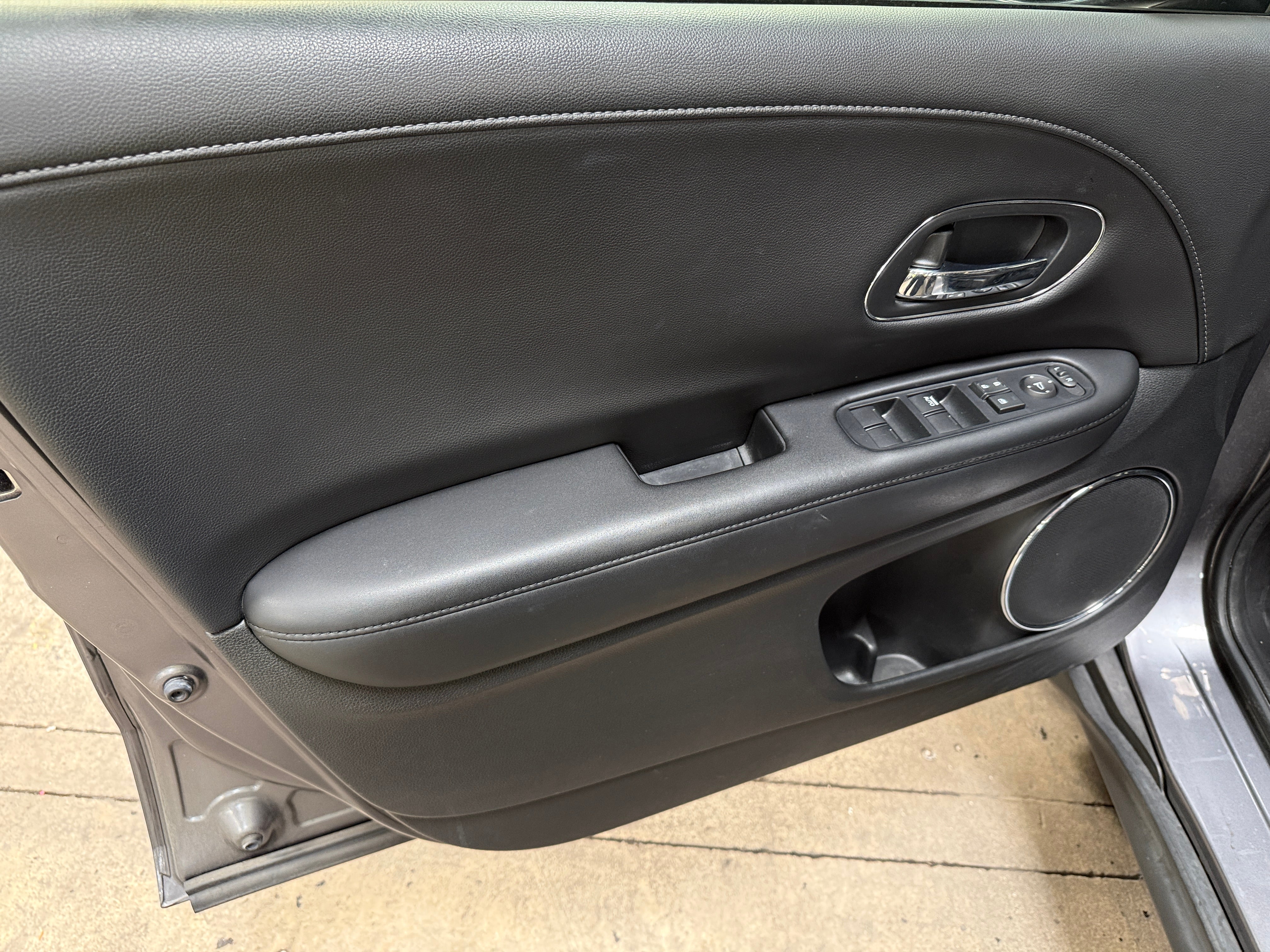 honda hr-v 2017 3CZRU5H76HM712476 image honda hr-v 2017 3CZRU5H76HM712476 image