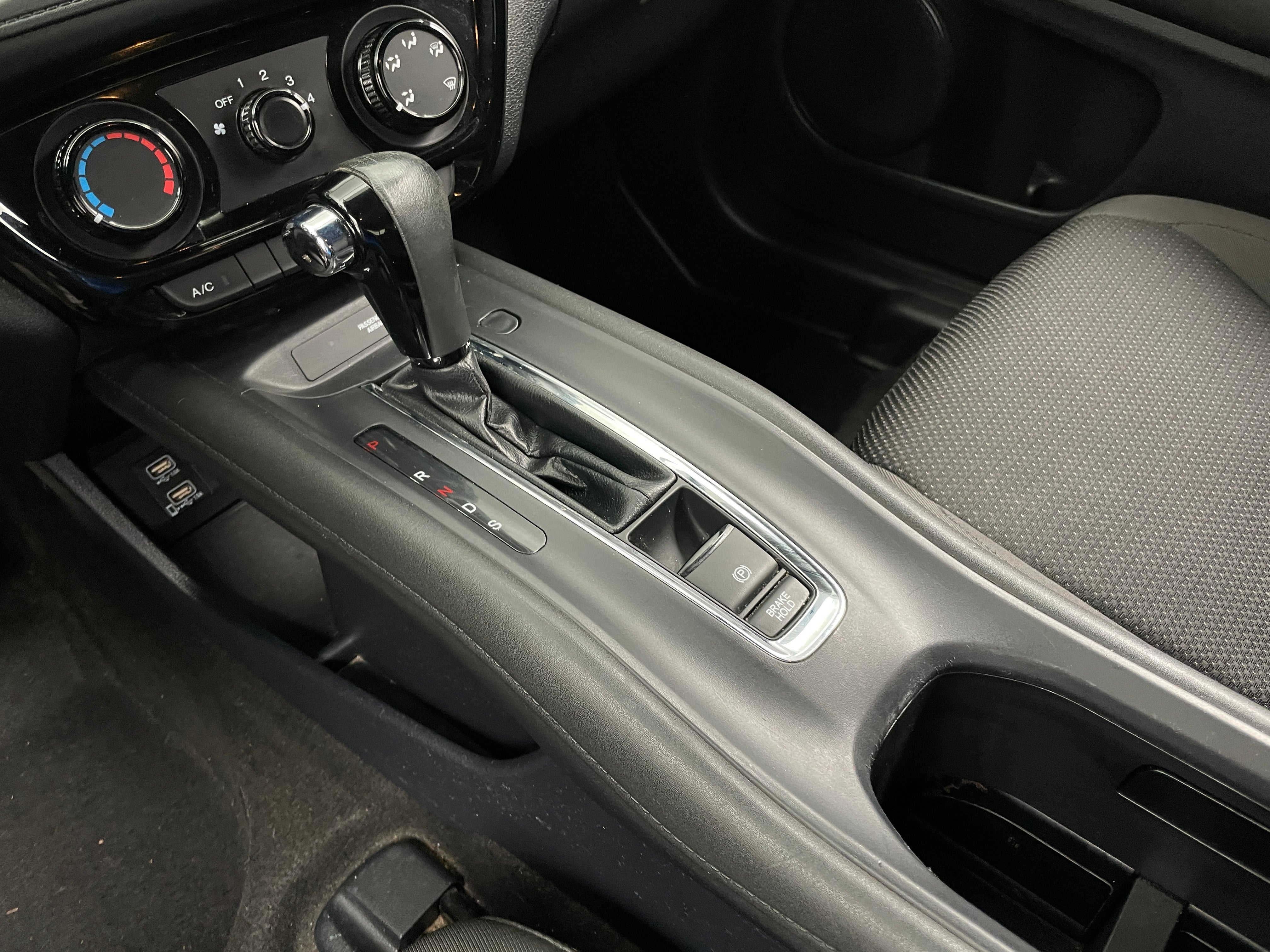 honda hr-v 2020 3CZRU6H13LG702643 image honda hr-v 2020 3CZRU6H13LG702643 image