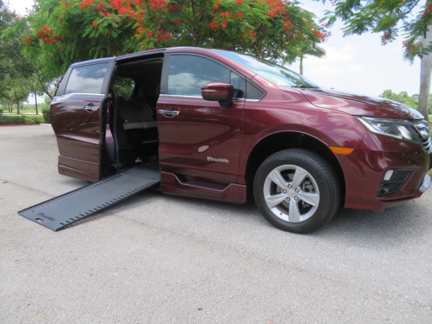 honda odyssey 2018 5FNRL6H71JB006153 image honda odyssey 2018 5FNRL6H71JB006153 image