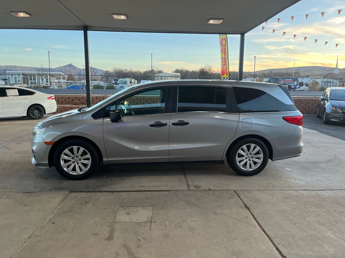 honda odyssey 2018 5FNRL6H21JB065675 image honda odyssey 2018 5FNRL6H21JB065675 image