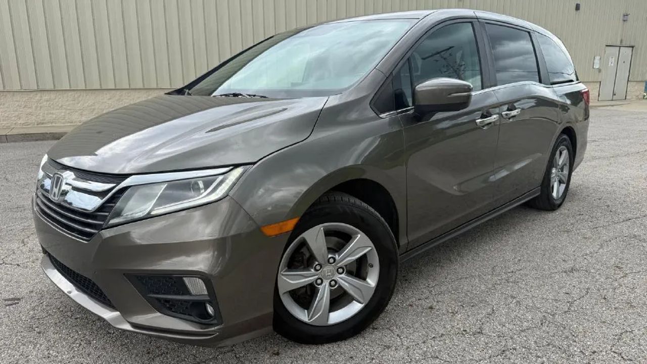 honda odyssey 2018 5FNRL6H75JB035879 image honda odyssey 2018 5FNRL6H75JB035879 image
