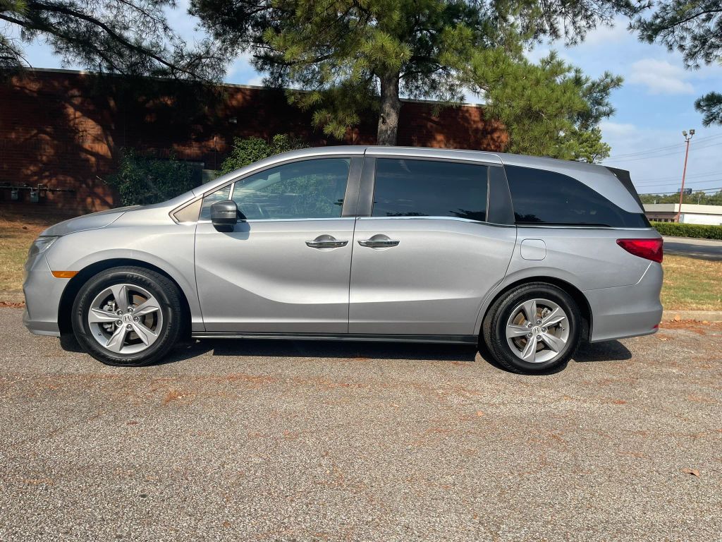 honda odyssey 2018 5FNRL6H74JB072843 image honda odyssey 2018 5FNRL6H74JB072843 image