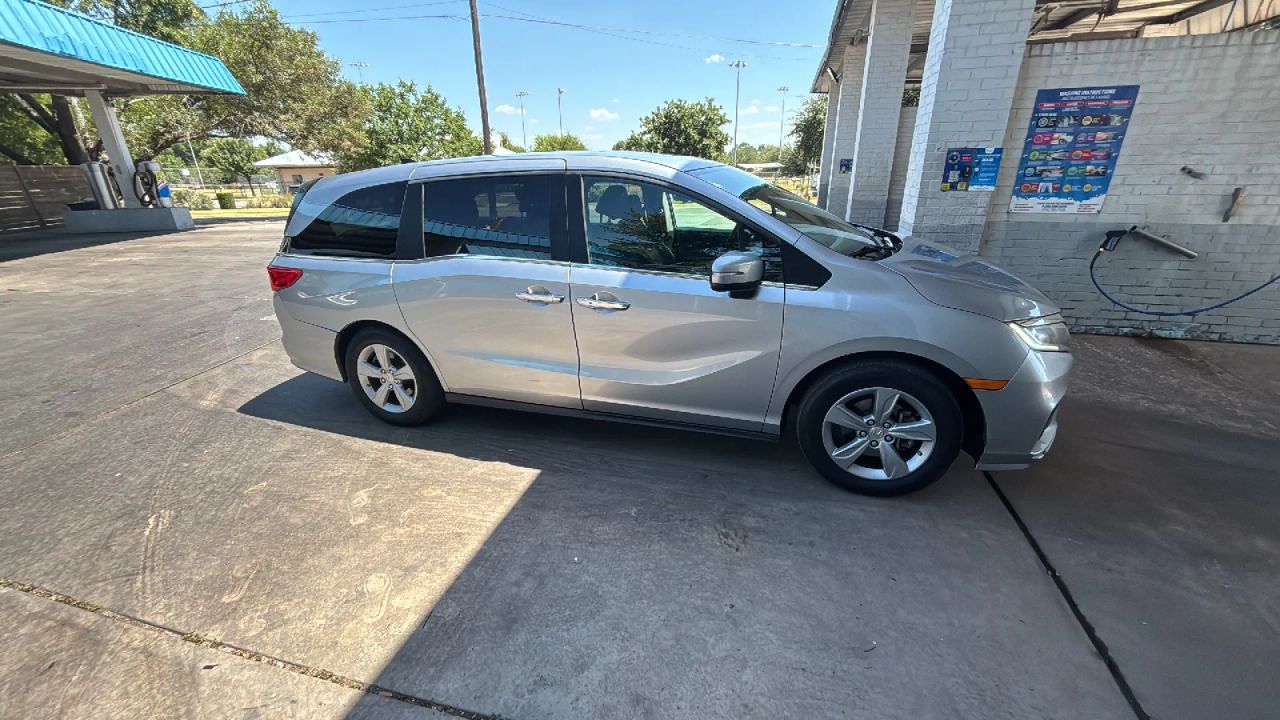 honda odyssey 2018 5FNRL6H71JB074694 image honda odyssey 2018 5FNRL6H71JB074694 image