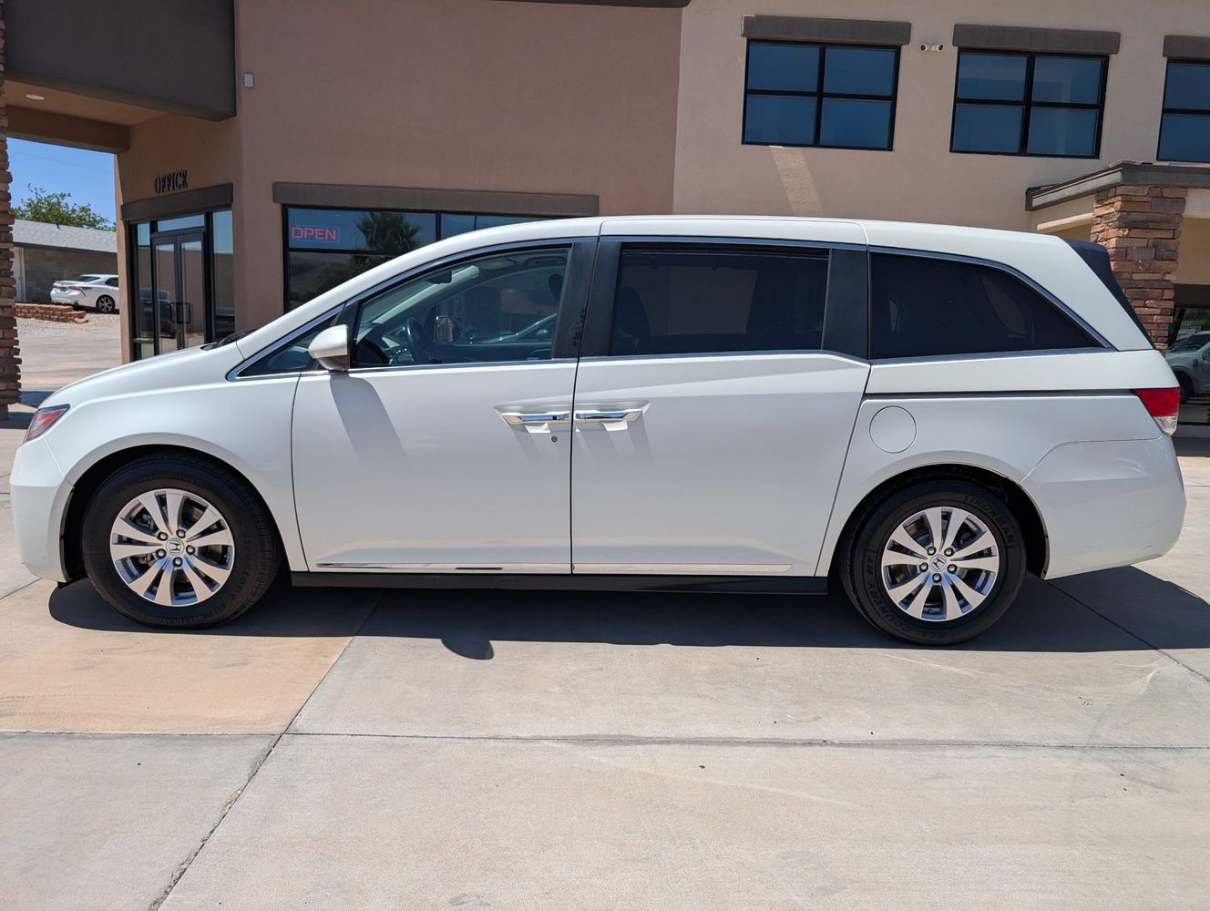 honda odyssey 2015 5FNRL5H68FB050854 image honda odyssey 2015 5FNRL5H68FB050854 image
