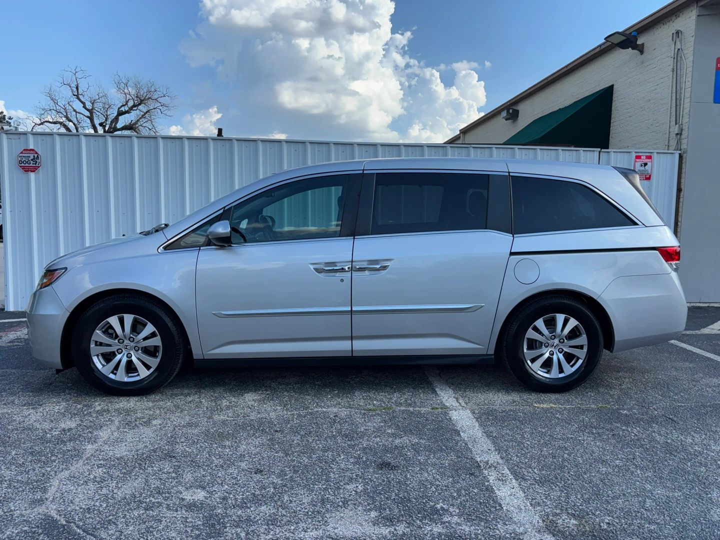 honda odyssey 2015 5FNRL5H61FB090600 image honda odyssey 2015 5FNRL5H61FB090600 image