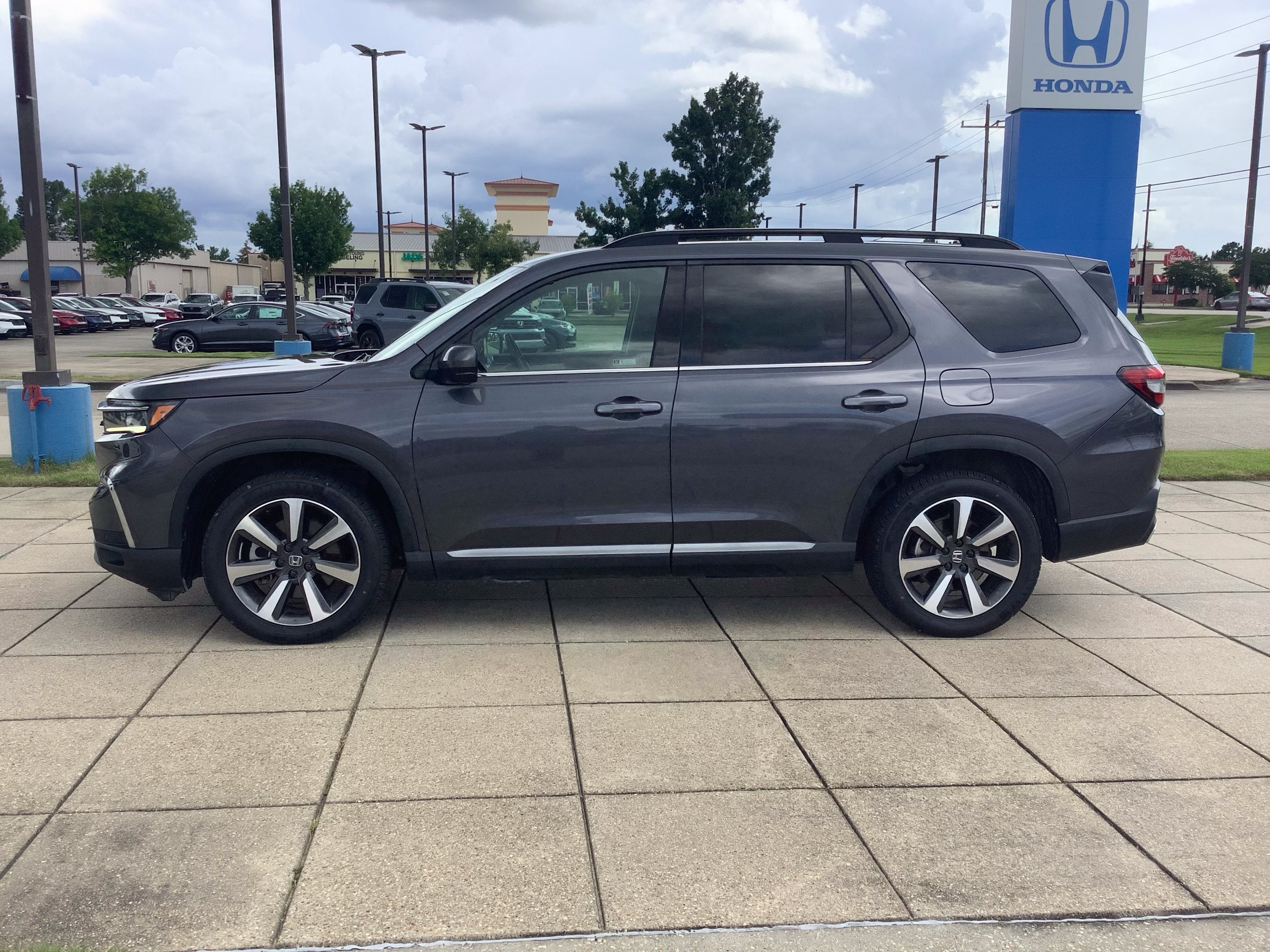 honda pilot 2023 5FNYG1H87PB041820 image honda pilot 2023 5FNYG1H87PB041820 image