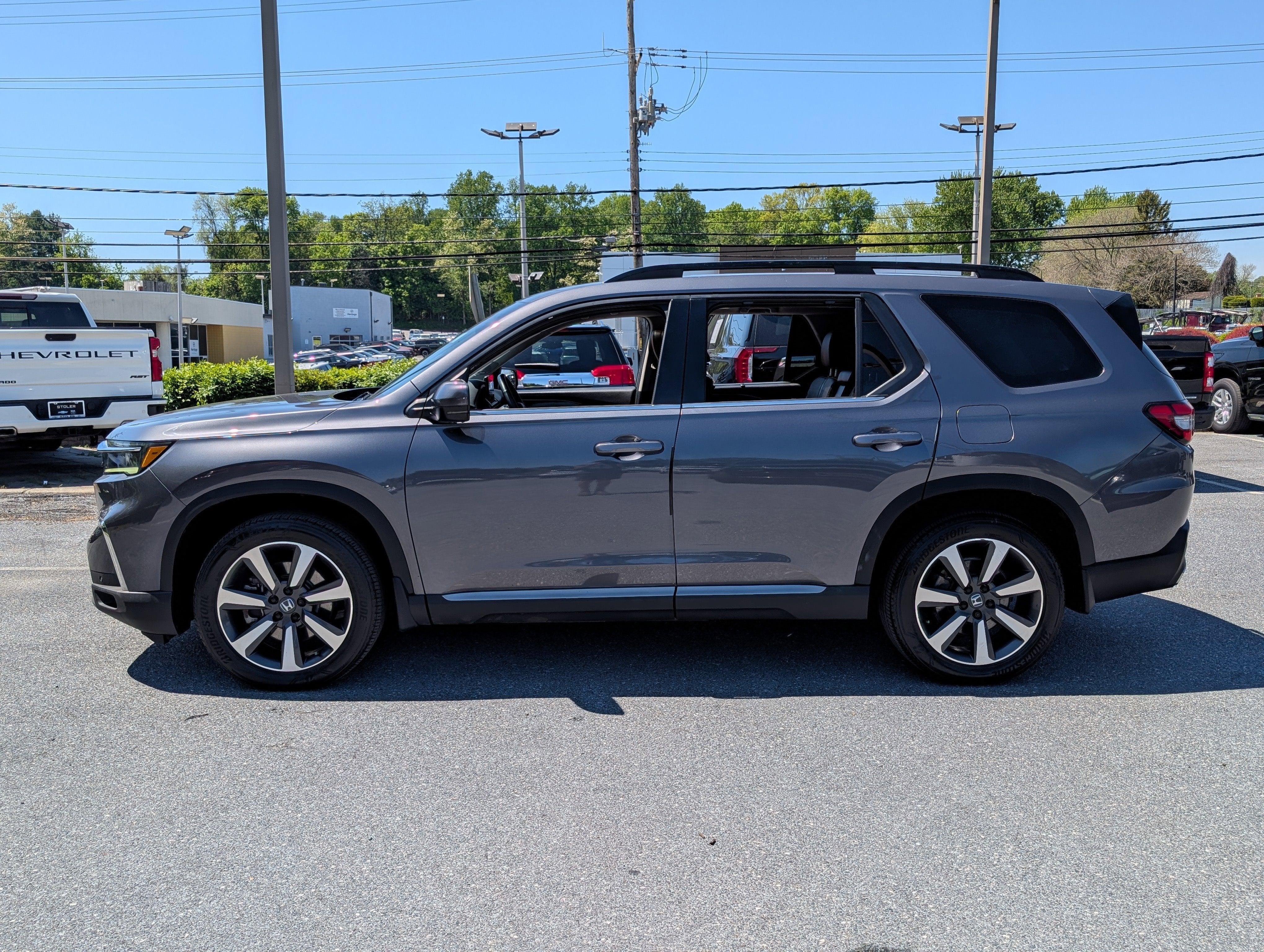 honda pilot 2023 5FNYG1H83PB037506 image honda pilot 2023 5FNYG1H83PB037506 image