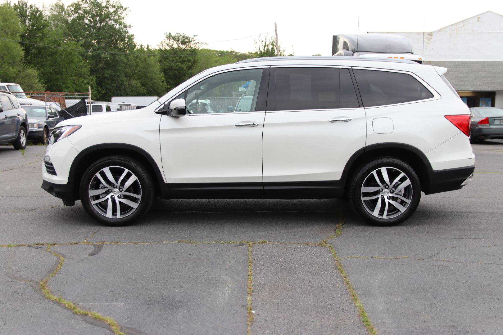 honda pilot 2018 5FNYF6H92JB020325 image honda pilot 2018 5FNYF6H92JB020325 image