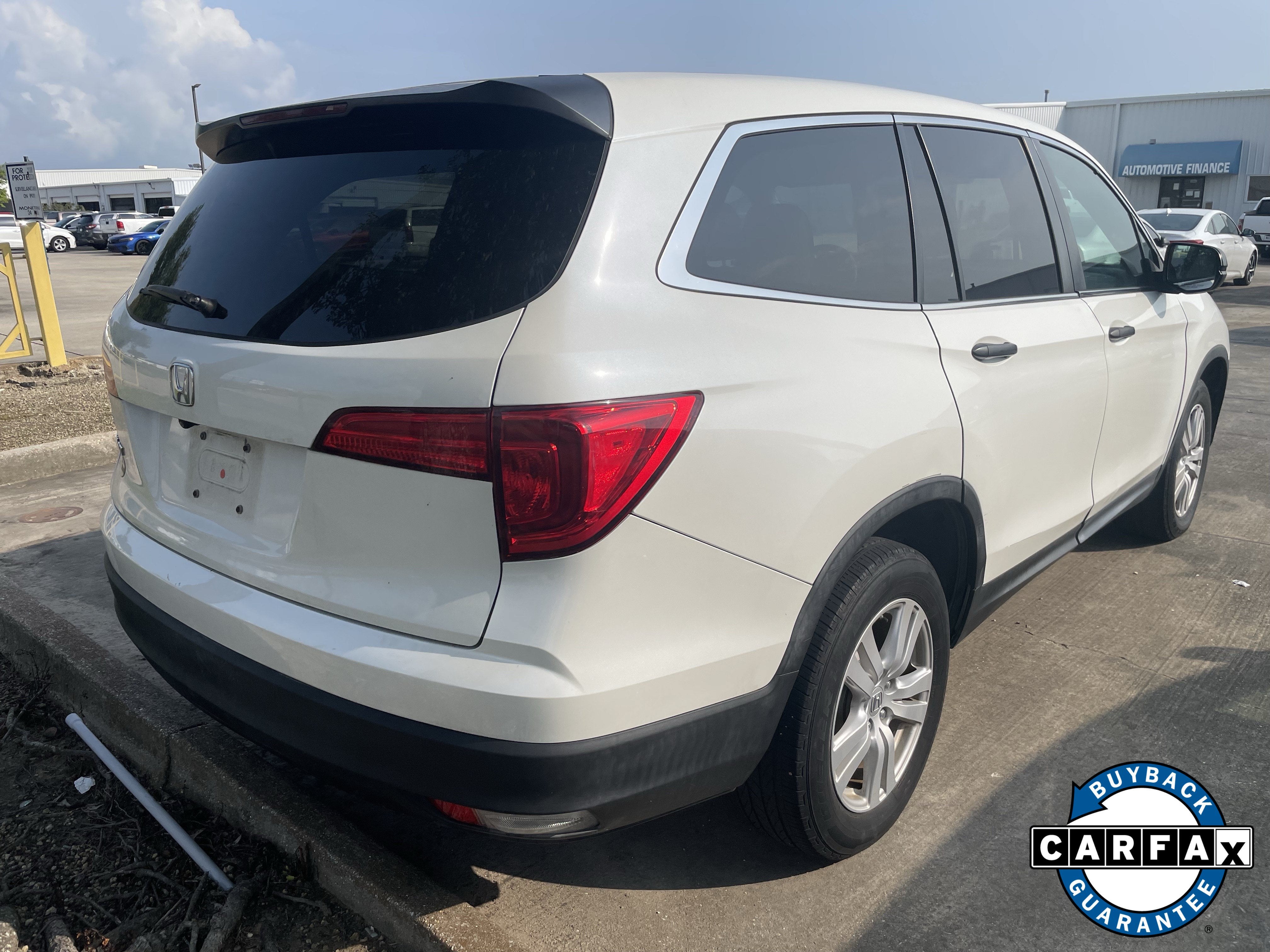 honda pilot 2017 5FNYF5H16HB044450 image honda pilot 2017 5FNYF5H16HB044450 image