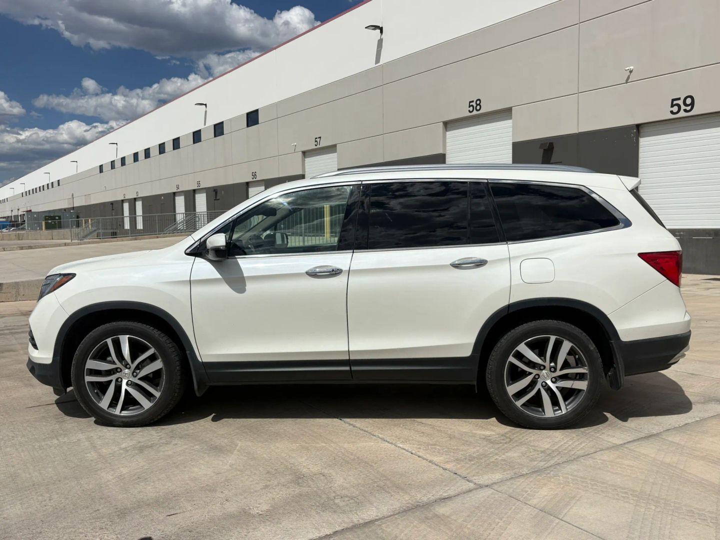 honda pilot 2017 5FNYF6H01HB070399 image honda pilot 2017 5FNYF6H01HB070399 image