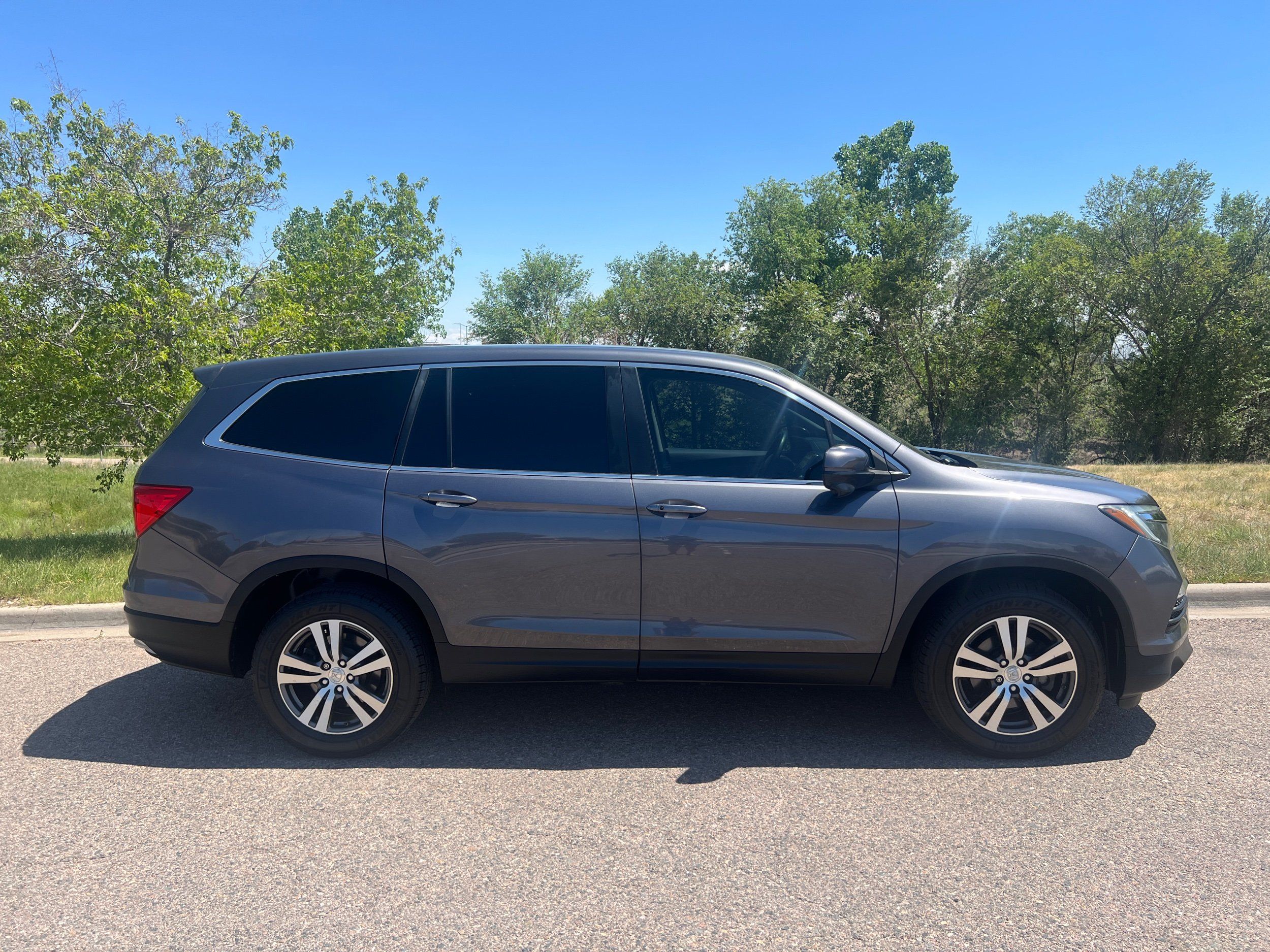 honda pilot 2017 5FNYF6H73HB030631 image honda pilot 2017 5FNYF6H73HB030631 image