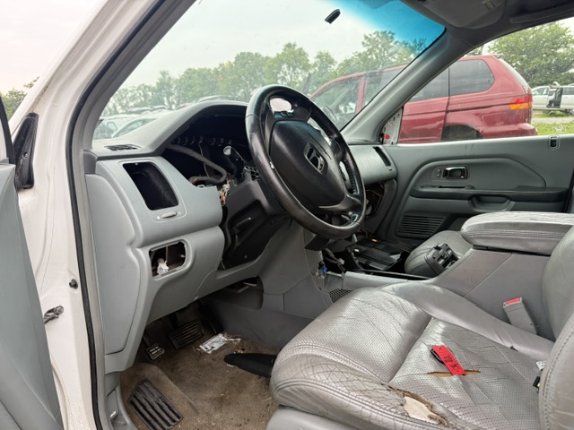 honda pilot 2004 2HKYF18634H594544 image honda pilot 2004 2HKYF18634H594544 image