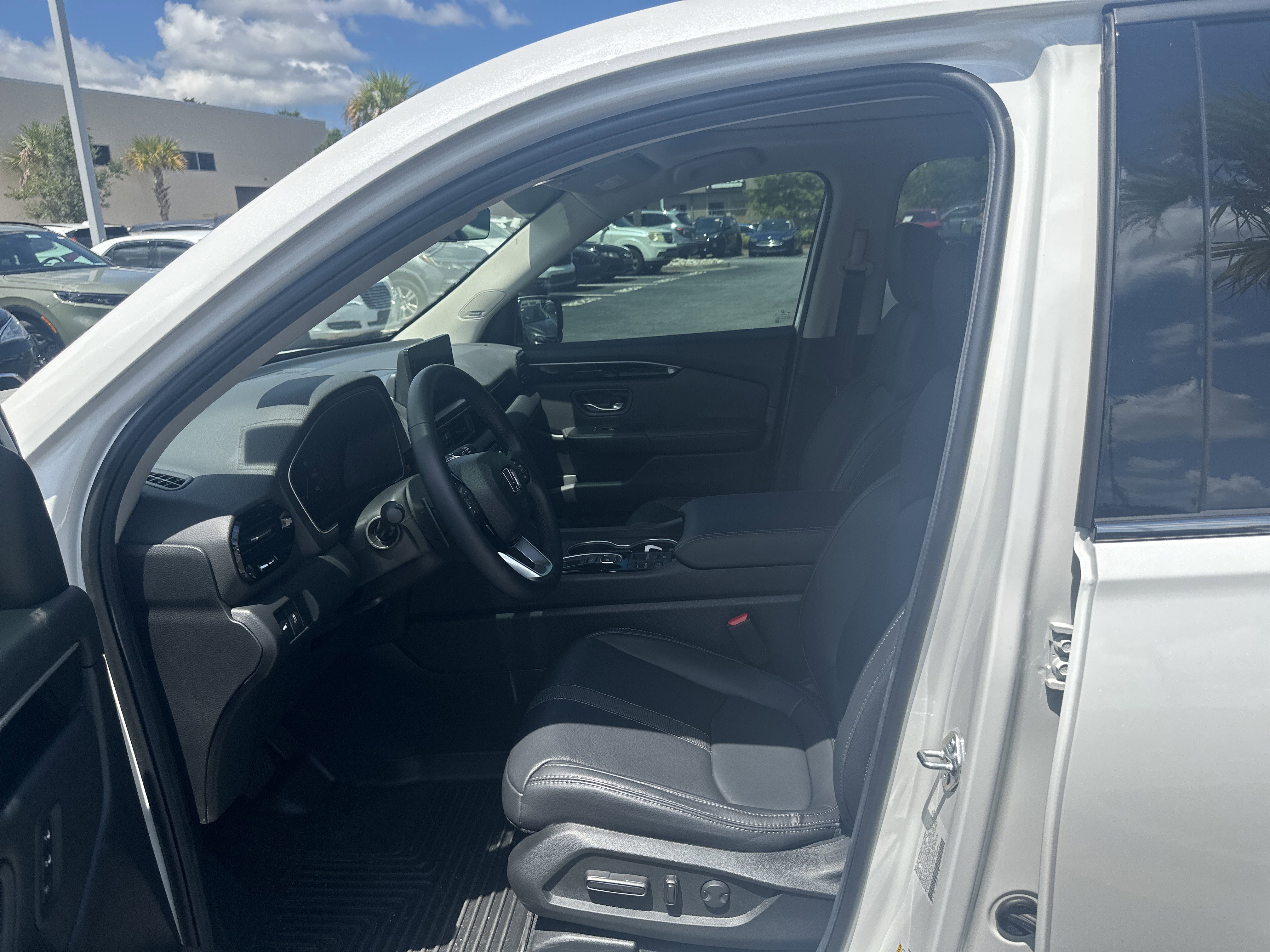 honda pilot 2025 5FNYG1H74SB173708 image honda pilot 2025 5FNYG1H74SB173708 image