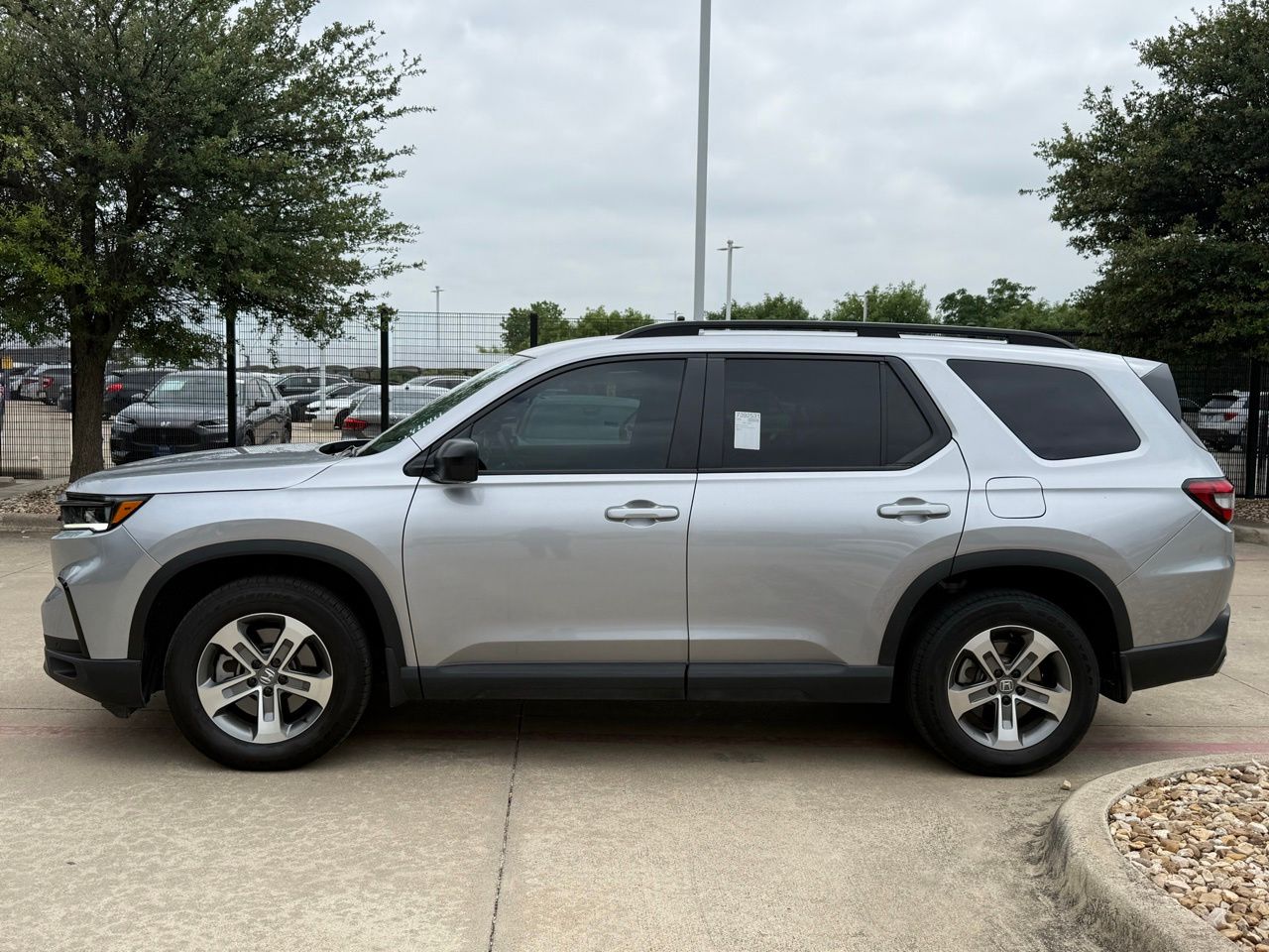honda pilot 2025 5FNYG1H33SB125744 image