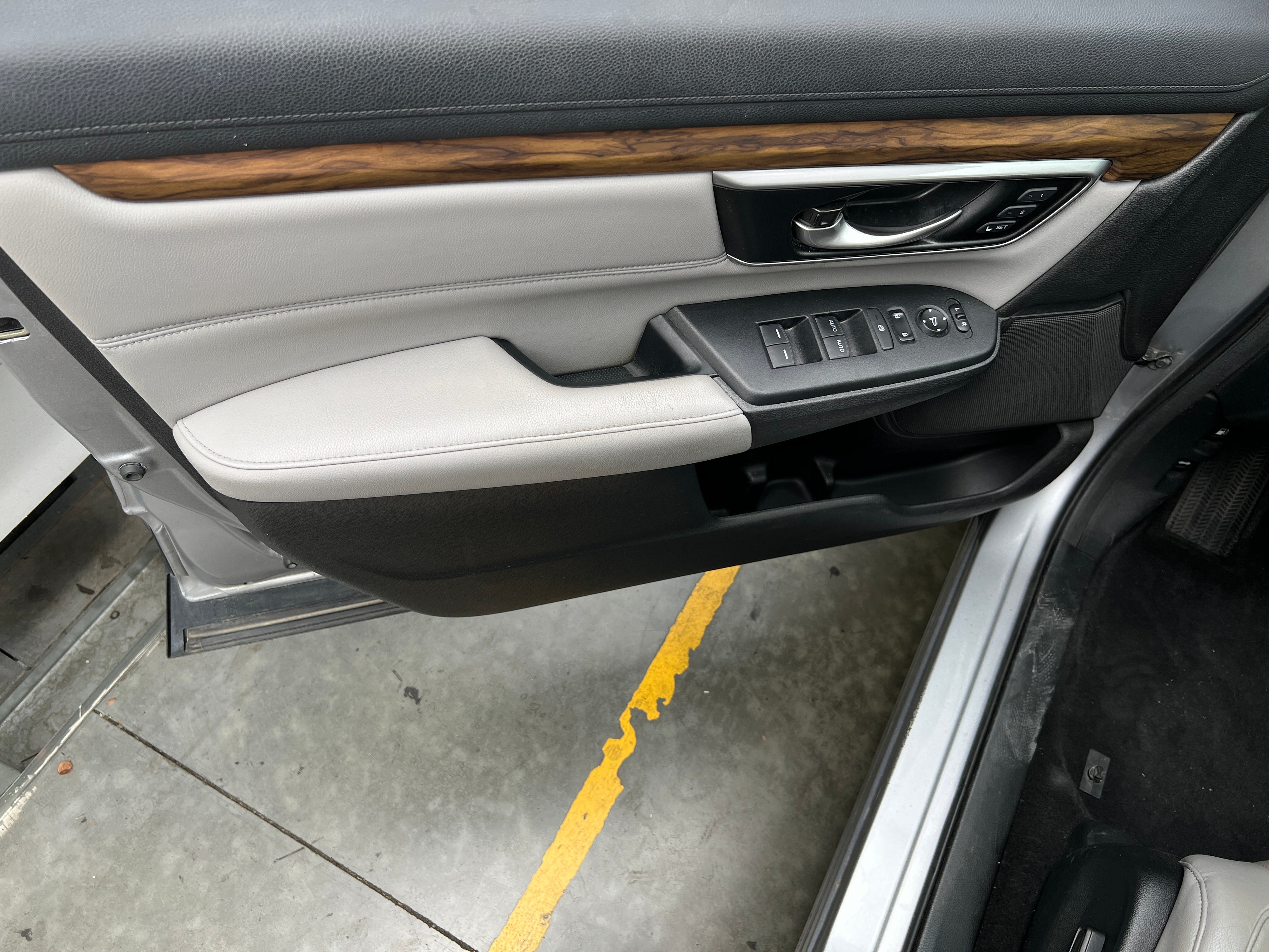 honda cr-v 2018 7FARW2H8XJE055008 image honda cr-v 2018 7FARW2H8XJE055008 image
