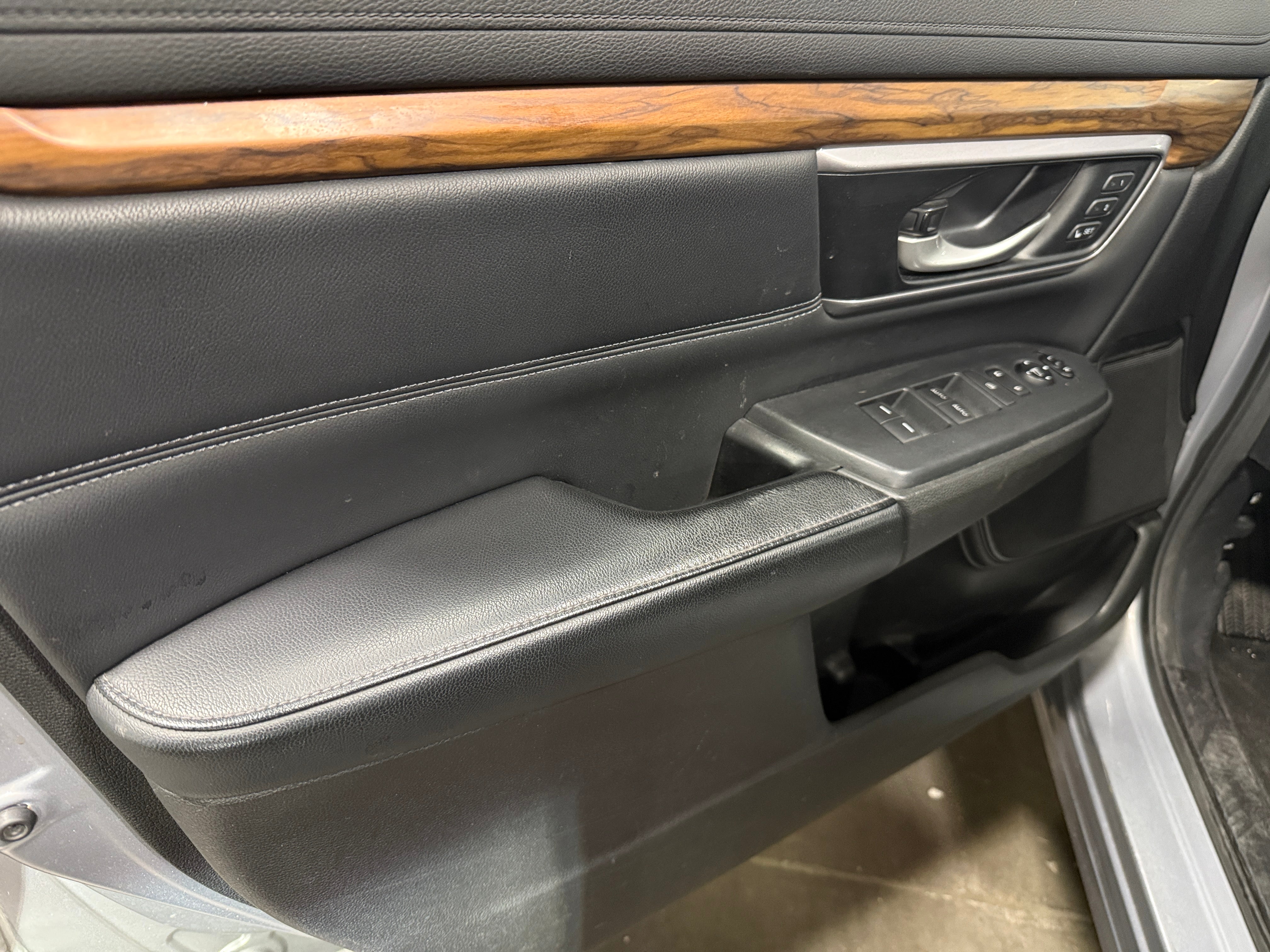 honda cr-v 2017 2HKRW2H88HH609363 image honda cr-v 2017 2HKRW2H88HH609363 image