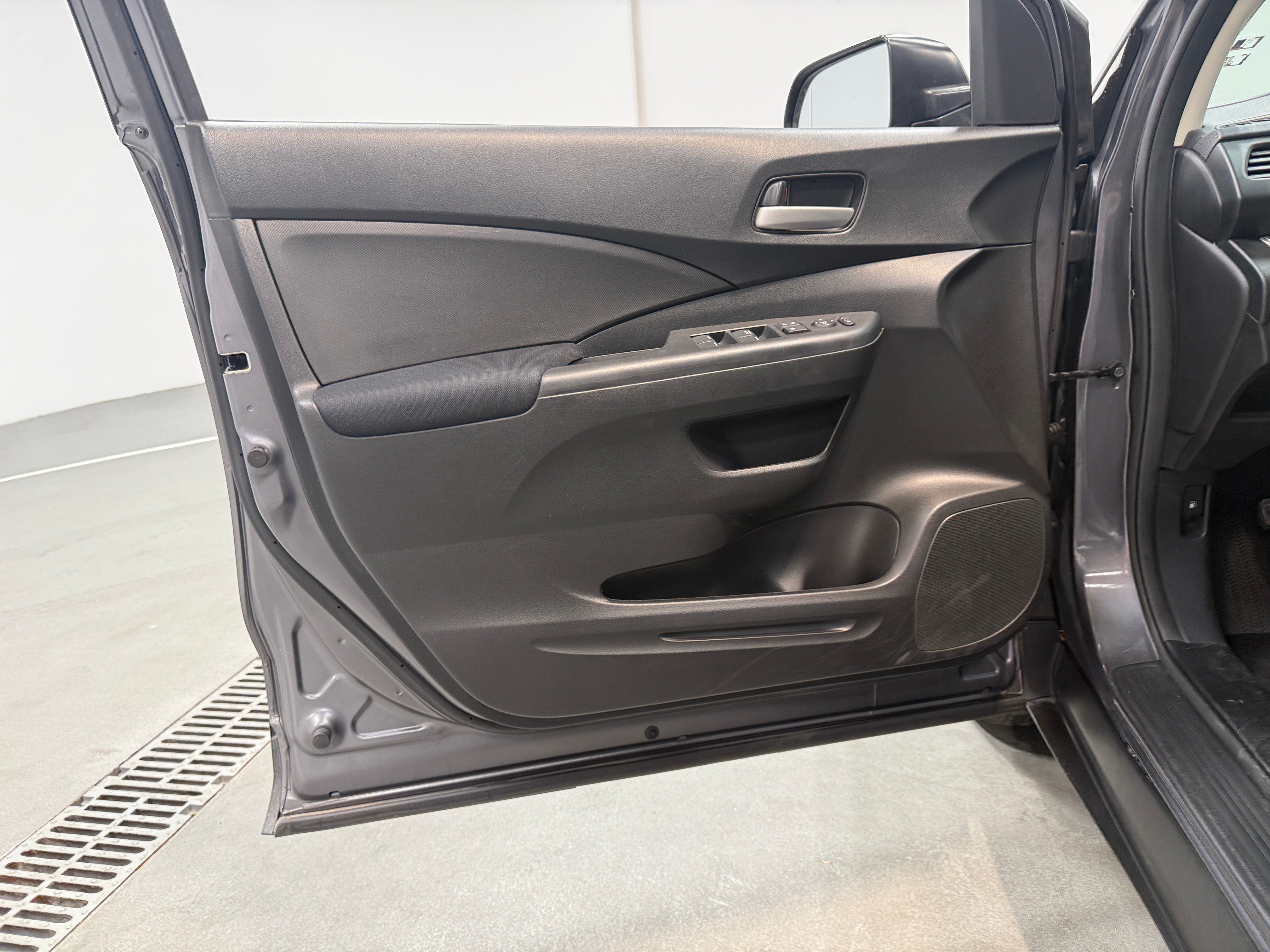 honda cr-v 2015 3CZRM3H36FG714368 image honda cr-v 2015 3CZRM3H36FG714368 image