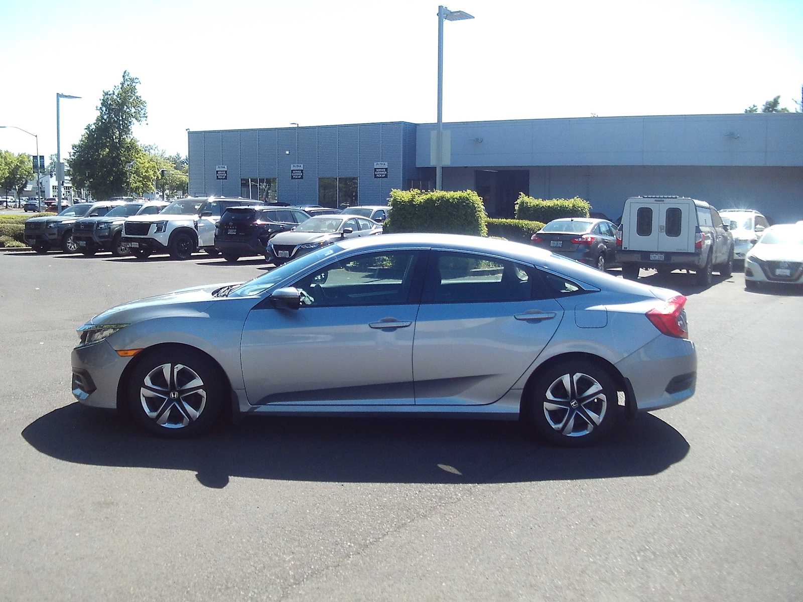 honda civic 2018 2HGFC2F57JH545336 image honda civic 2018 2HGFC2F57JH545336 image