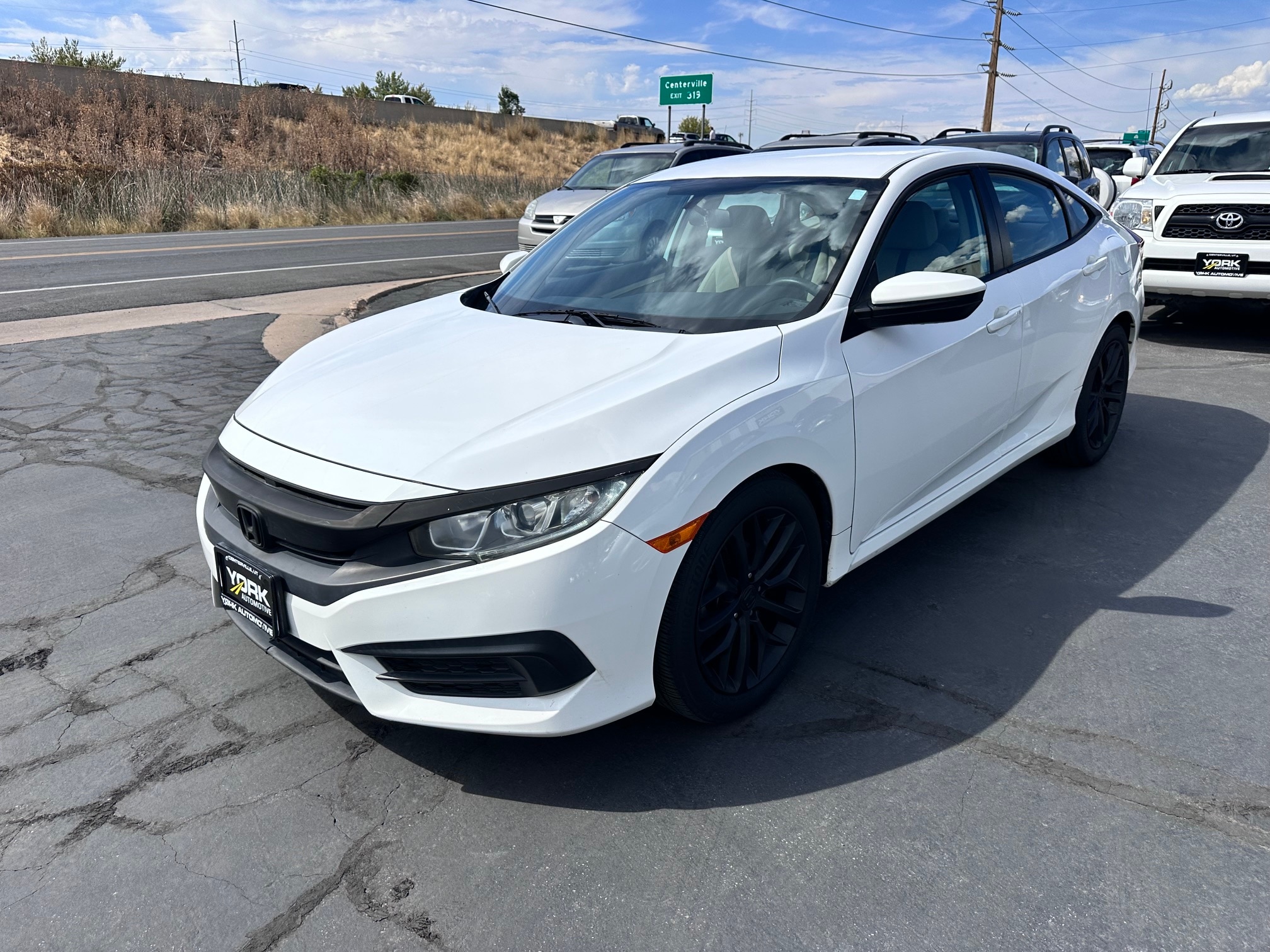 honda civic 2018 2HGFC2F58JH587143 image honda civic 2018 2HGFC2F58JH587143 image