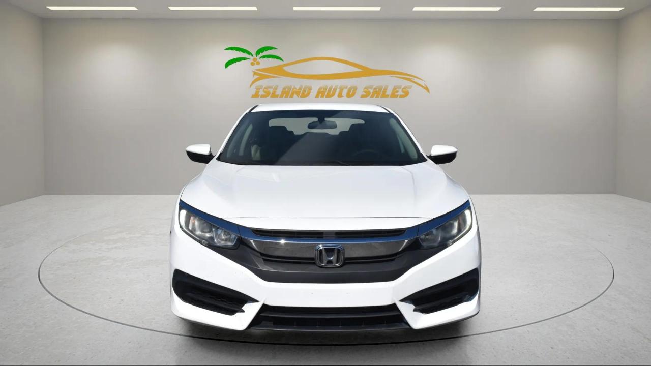 honda civic 2018 2HGFC2F51JH576968 image