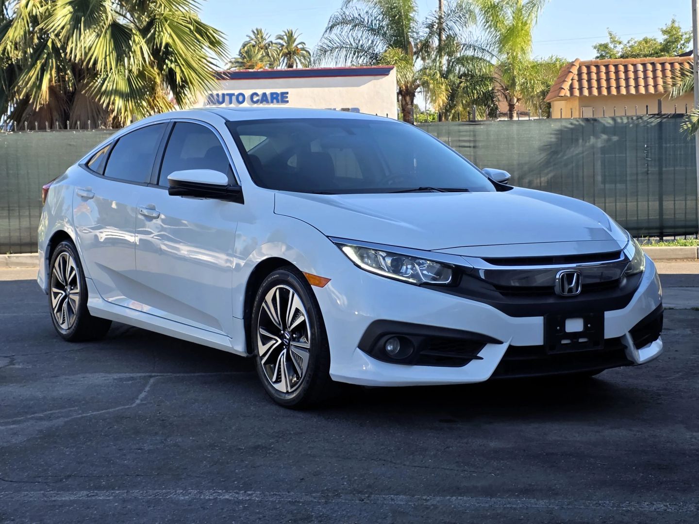 honda civic 2018 19XFC1E37JE003805 image honda civic 2018 19XFC1E37JE003805 image