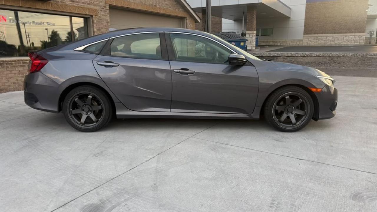honda civic 2018 19XFC1F36JE002109 image honda civic 2018 19XFC1F36JE002109 image