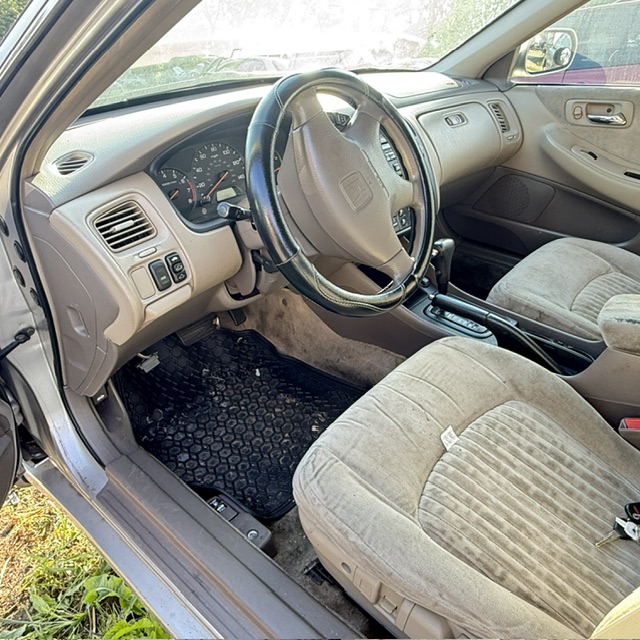 honda accord 1998 1HGCG6679WA172886 image honda accord 1998 1HGCG6679WA172886 image