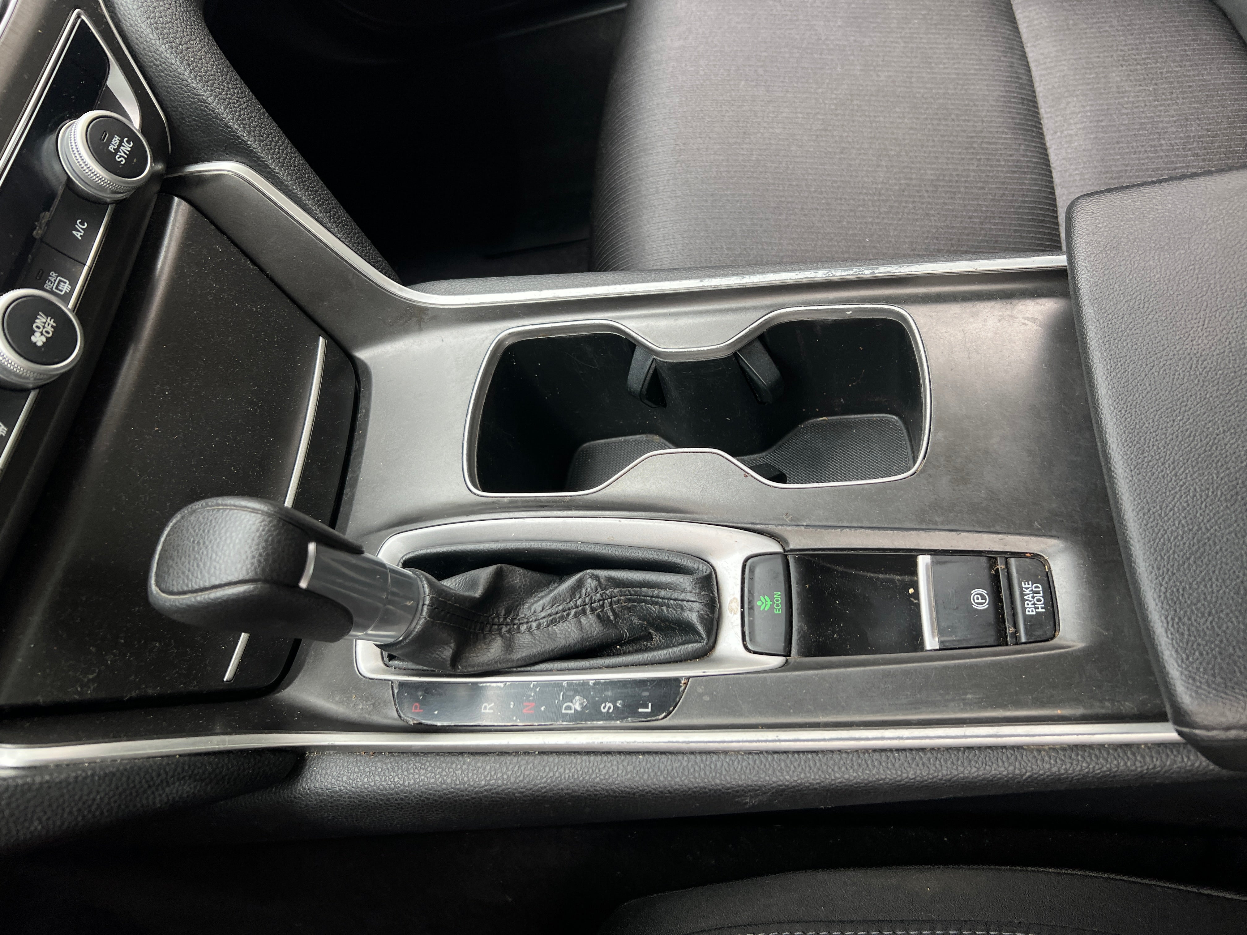 honda accord 2019 1HGCV1F12KA120840 image honda accord 2019 1HGCV1F12KA120840 image