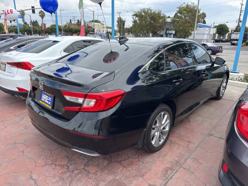 honda accord 2018 1HGCV1F14JA027882 image honda accord 2018 1HGCV1F14JA027882 image