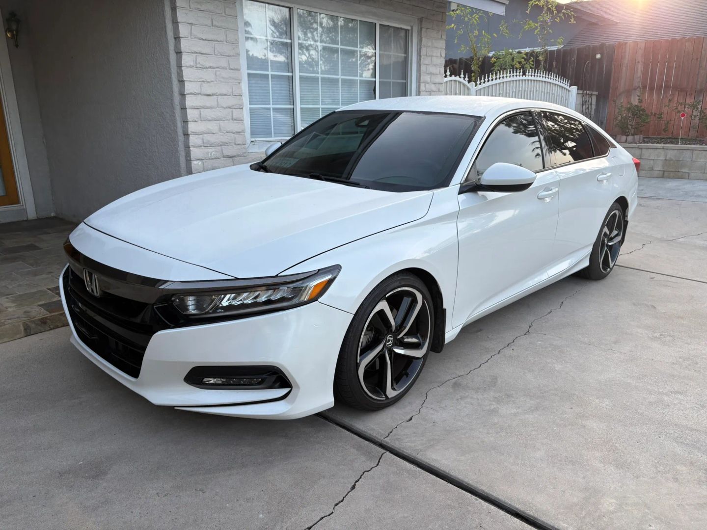 honda accord 2018 1HGCV1F30JA072013 image honda accord 2018 1HGCV1F30JA072013 image