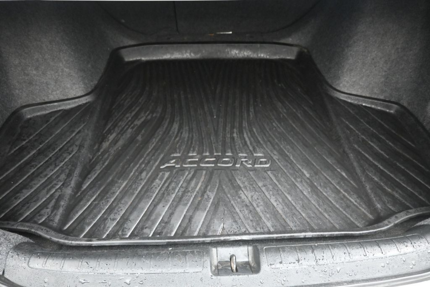 honda accord 2018 1HGCV2F35JA016252 image