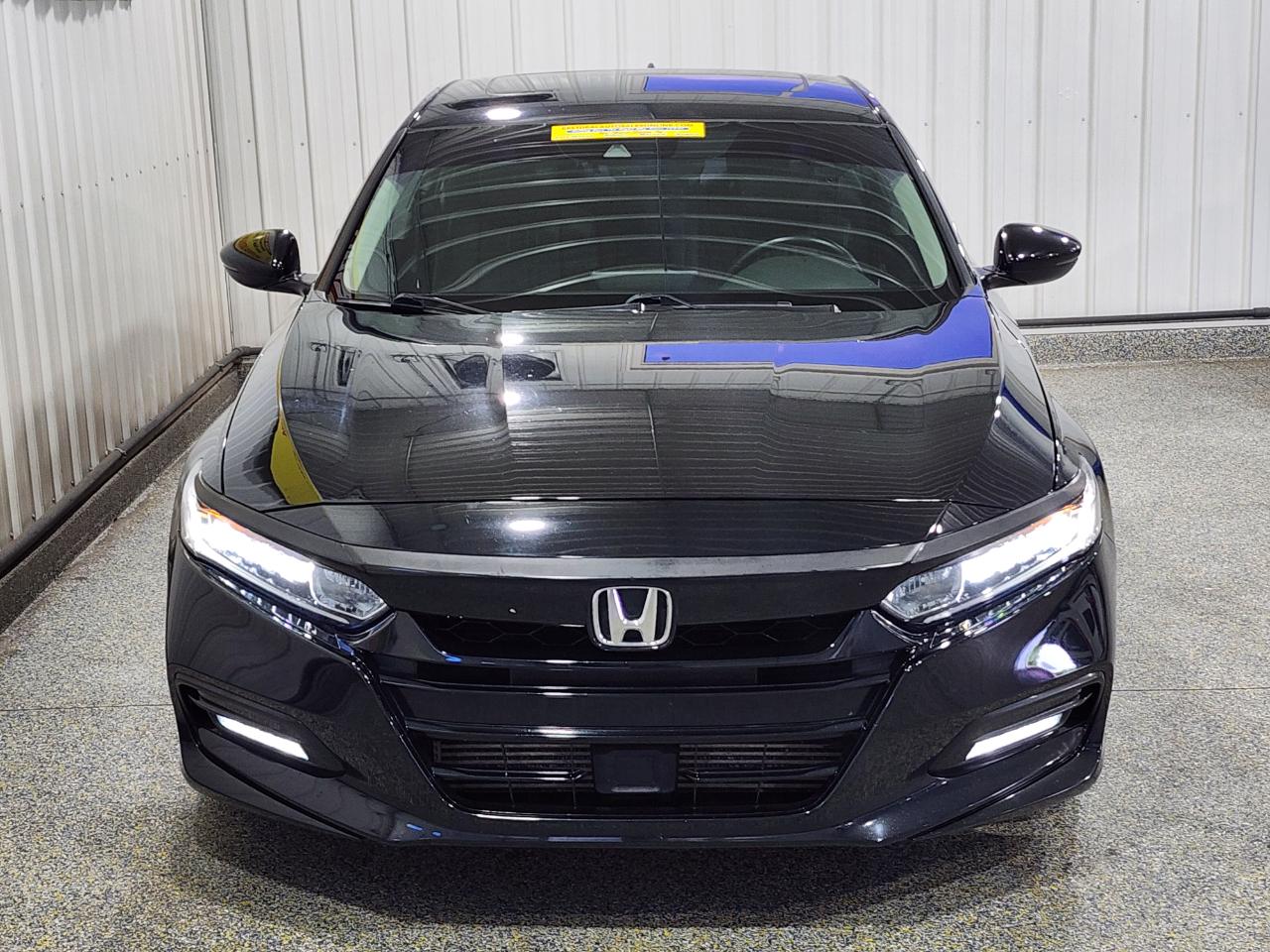 honda accord 2018 1HGCV1F51JA021881 image honda accord 2018 1HGCV1F51JA021881 image
