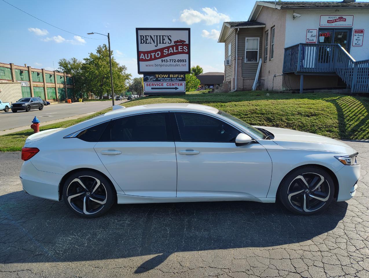 honda accord 2018 1HGCV1F36JA107198 image honda accord 2018 1HGCV1F36JA107198 image