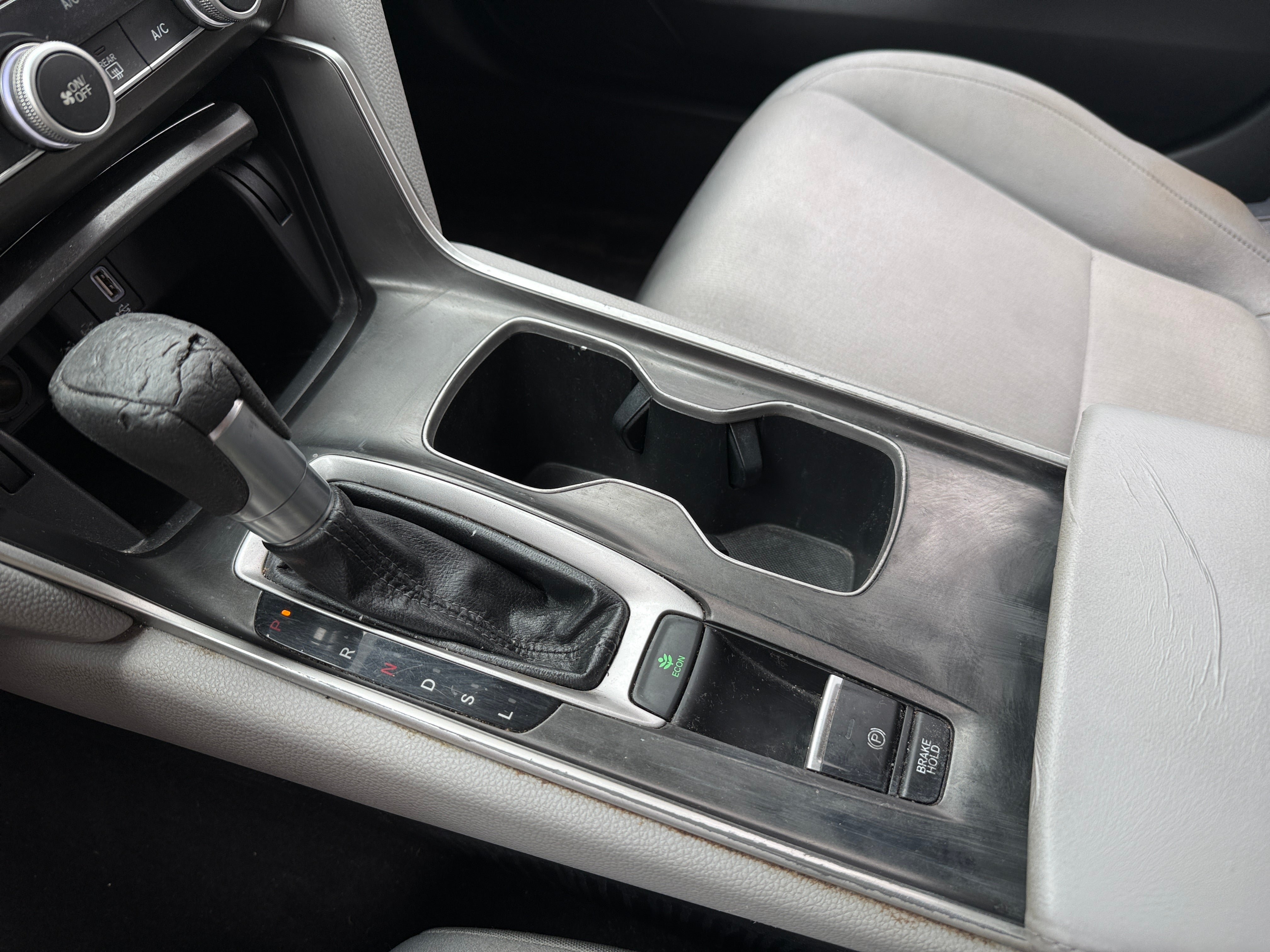 honda accord 2018 1HGCV1F19JA082568 image honda accord 2018 1HGCV1F19JA082568 image
