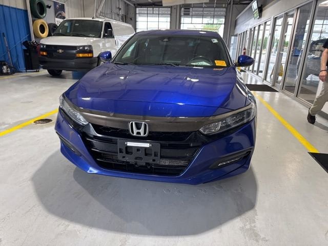 honda accord 2018 1HGCV1F30JA104197 image honda accord 2018 1HGCV1F30JA104197 image