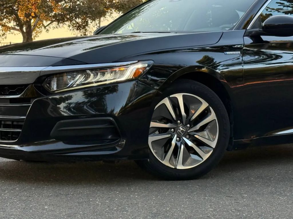 honda accord 2018 1HGCV3F16JA015972 image honda accord 2018 1HGCV3F16JA015972 image
