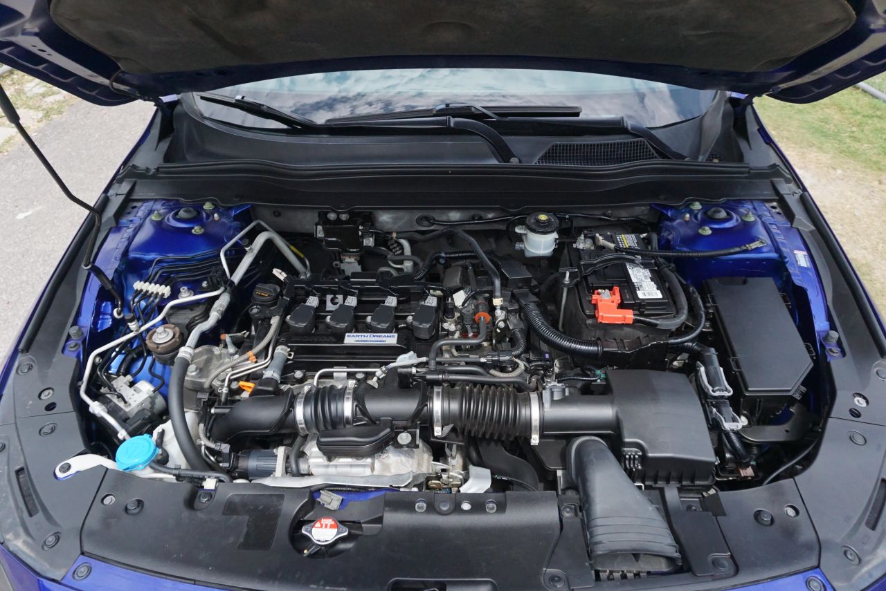 honda accord 2018 1HGCV1F34JA137607 image honda accord 2018 1HGCV1F34JA137607 image