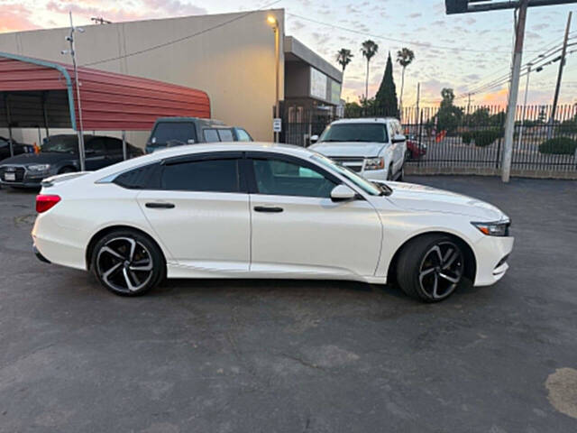 honda accord 2018 1HGCV1F3XJA050410 image honda accord 2018 1HGCV1F3XJA050410 image