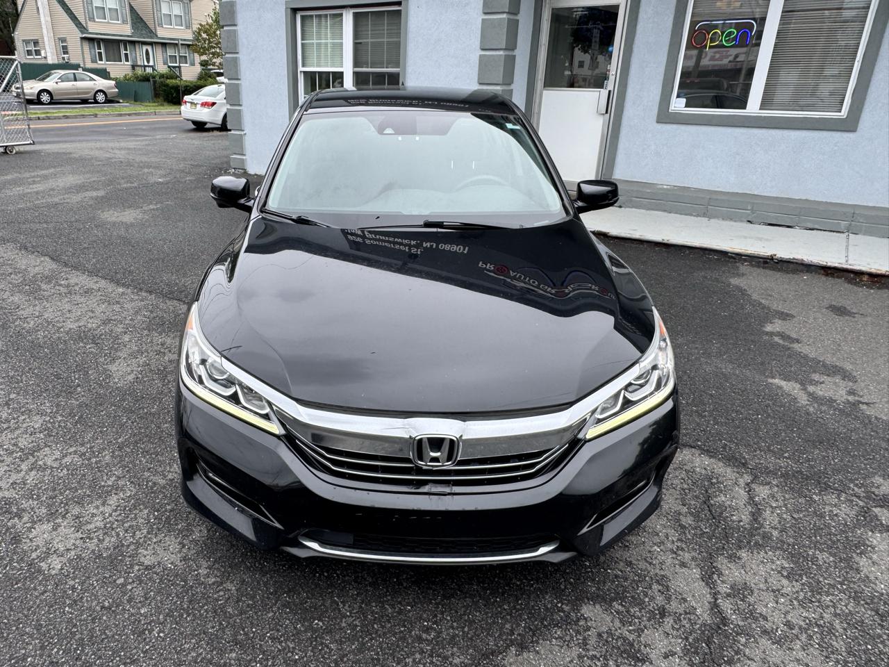 honda accord 2017 JHMCR6F3XHC010924 image honda accord 2017 JHMCR6F3XHC010924 image