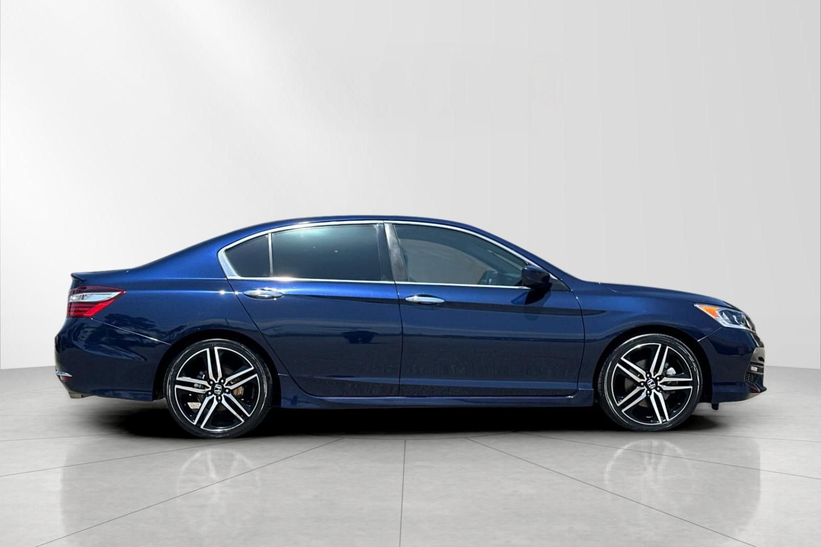 honda accord 2017 1HGCR2F57HA233219 image honda accord 2017 1HGCR2F57HA233219 image