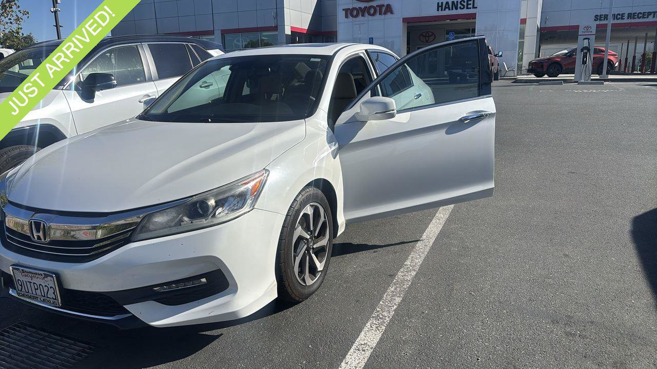 honda accord 2017 1HGCR3F02HA017028 image honda accord 2017 1HGCR3F02HA017028 image