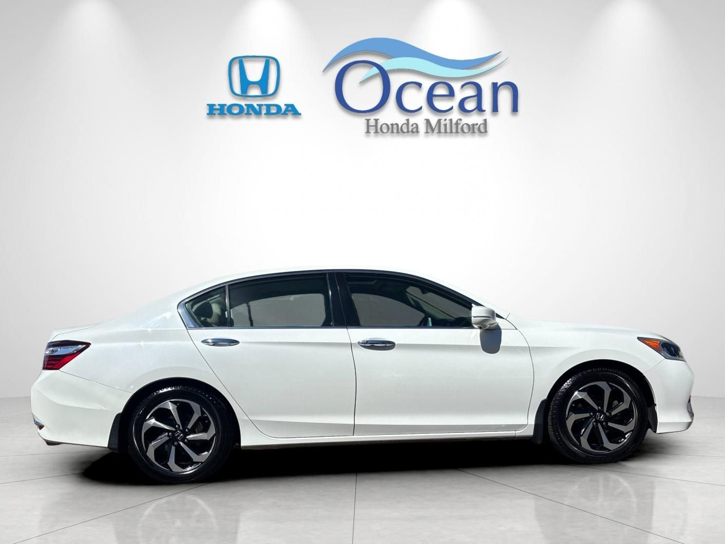 honda accord 2017 1HGCR2F76HA086540 image honda accord 2017 1HGCR2F76HA086540 image
