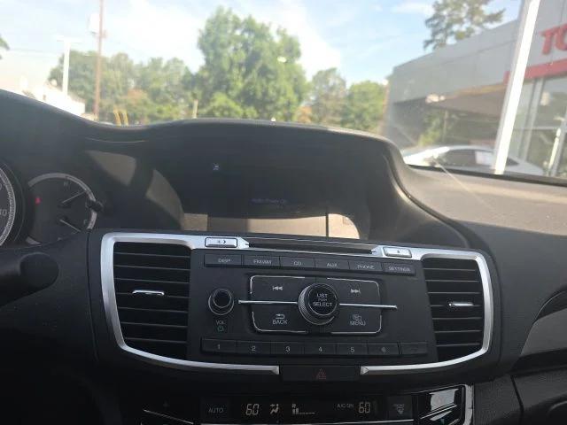 honda accord 2017 1HGCR2F3XHA080415 image honda accord 2017 1HGCR2F3XHA080415 image