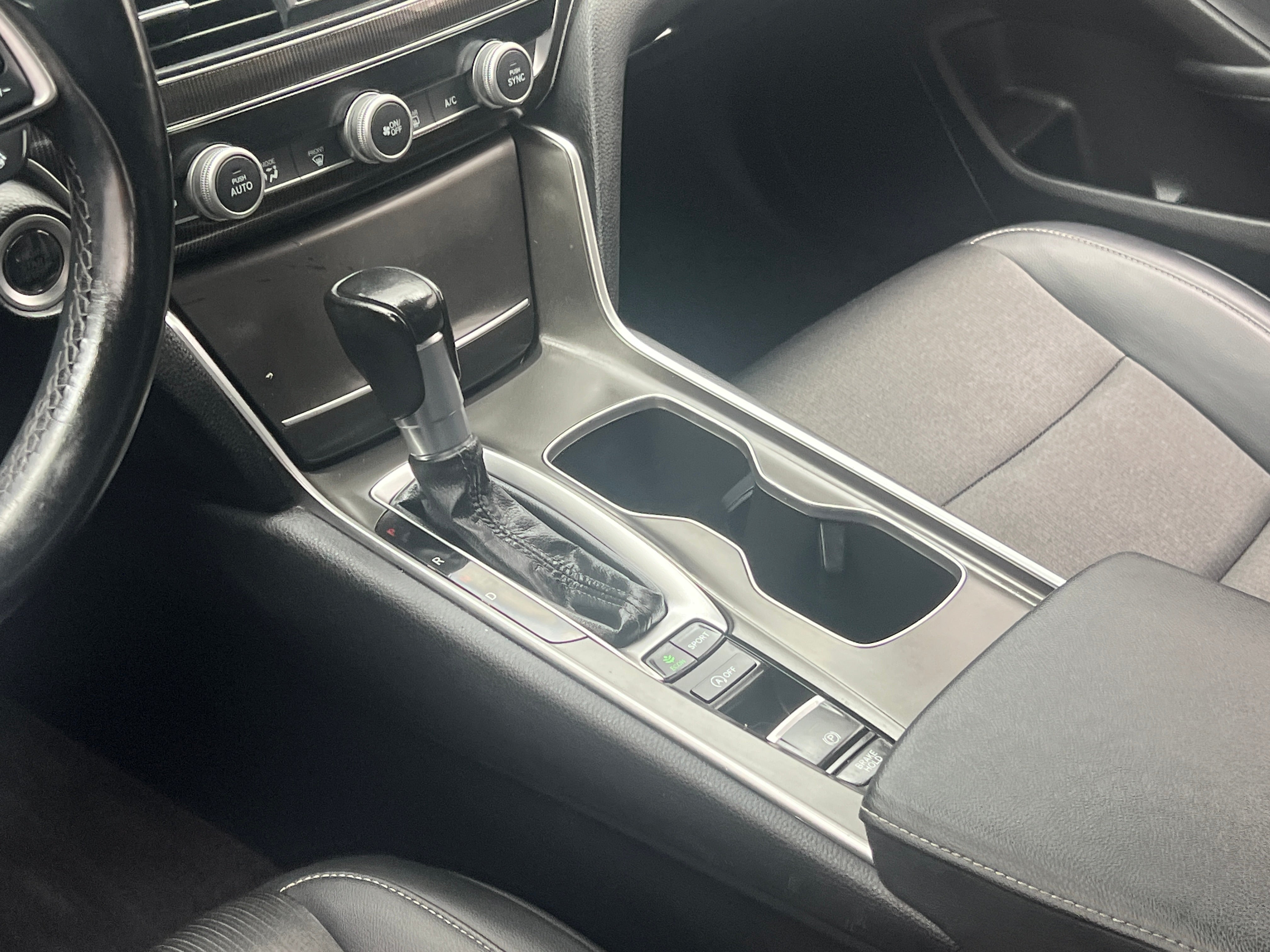 honda accord 2022 1HGCV1F3XNA013833 image honda accord 2022 1HGCV1F3XNA013833 image