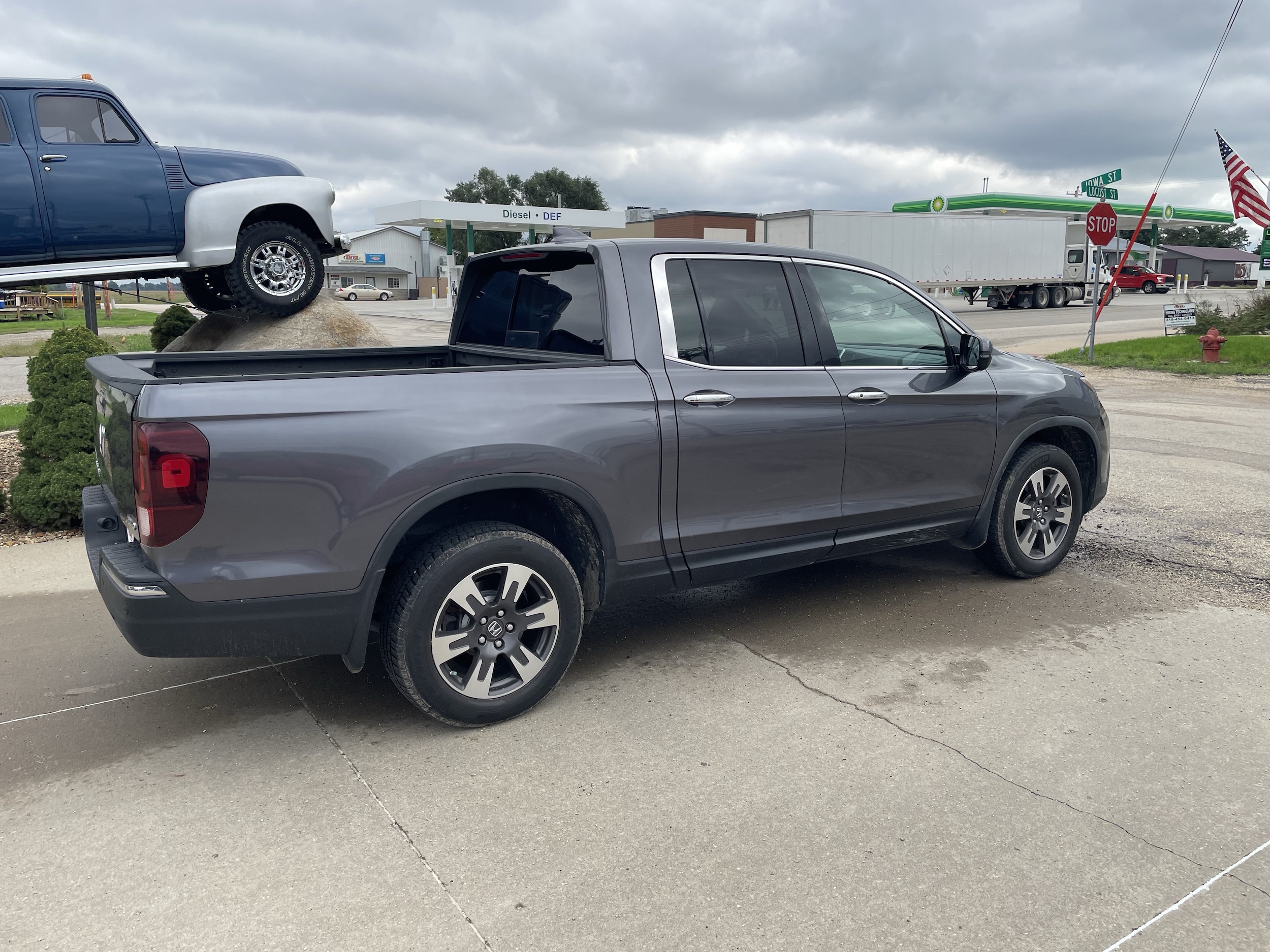 honda ridgeline 2019 5FPYK3F72KB023973 image