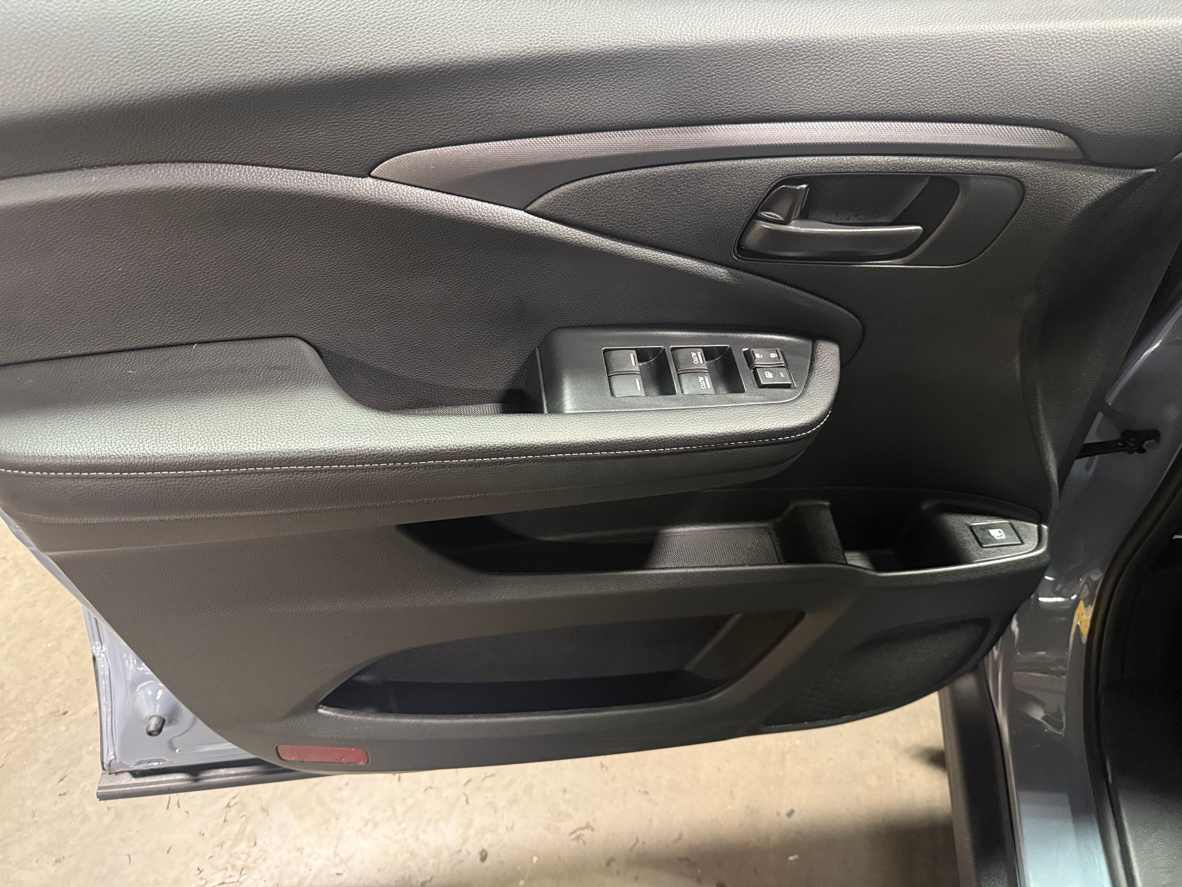 honda ridgeline 2025 5FPYK3F12SB010829 image honda ridgeline 2025 5FPYK3F12SB010829 image